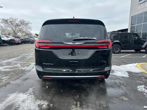 2026 Chrysler Pacifica L