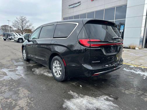 2026 Chrysler Pacifica L