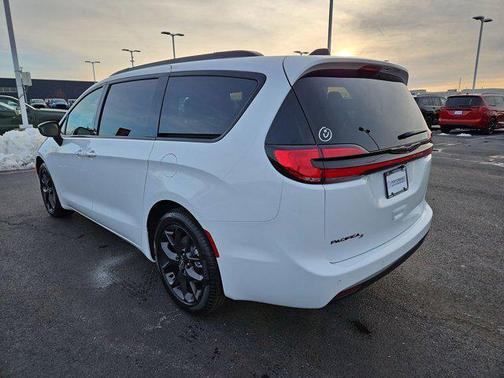 2026 Chrysler Pacifica L