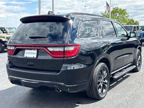 DB Black Crystal Clearcoat 2024 Dodge Durango R/T Plus