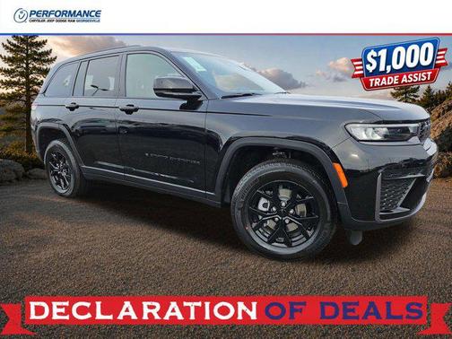 Diamond Black Crystal Pearlcoat 2026 Jeep Grand Cherokee Altitude