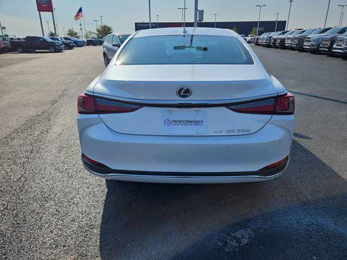 2022 Lexus ES 250 Base