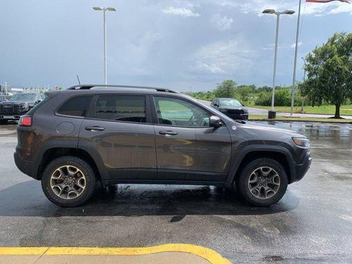 2020 Jeep Cherokee Trailhawk