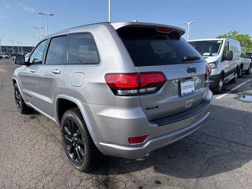 2021 Jeep Grand Cherokee Laredo