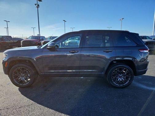 2025 Jeep Grand Cherokee Summit