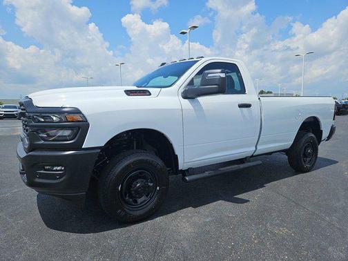 2025 RAM 2500 Tradesman Regular Cab 4x4 8' Box