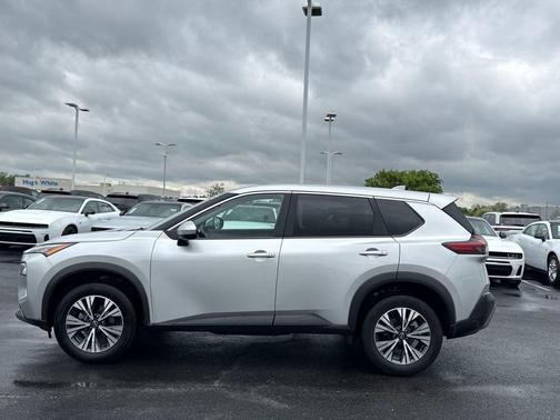 Brilliant Silver Metallic 2023 Nissan Rogue SV