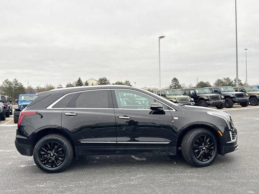 2022 Cadillac XT5 Premium Luxury