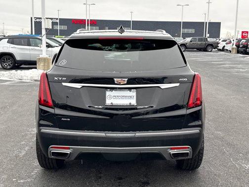 2022 Cadillac XT5 Premium Luxury