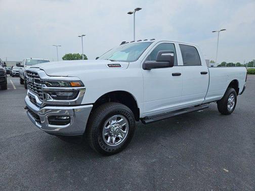 2025 RAM 2500 Tradesman Crew Cab 4x4 8' Box