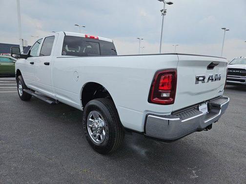 2025 RAM 2500 Tradesman Crew Cab 4x4 8' Box