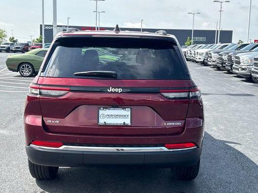 2024 Jeep Grand Cherokee Laredo