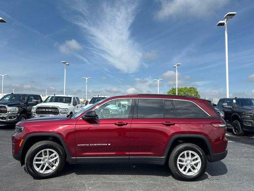 2024 Jeep Grand Cherokee Laredo