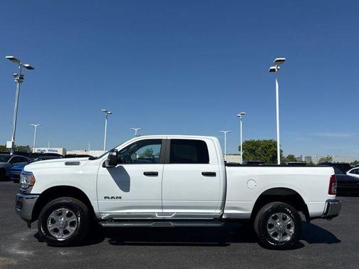 Bright White Clearcoat 2024 RAM 2500 Big Horn Crew Cab 4x4 6'4' Box