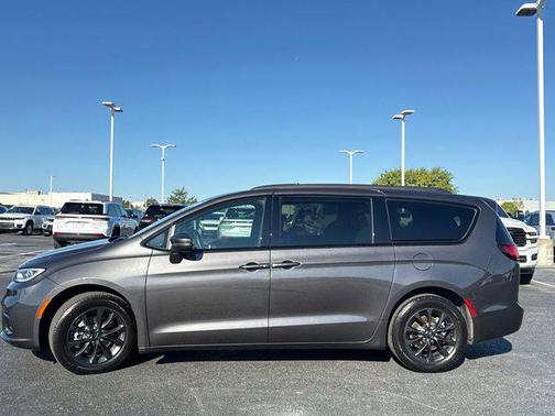 2021 Chrysler Pacifica Touring