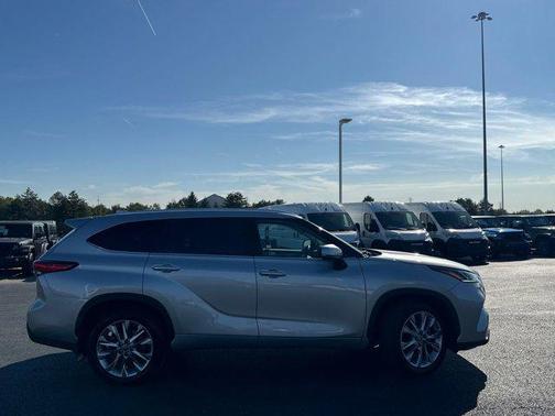 2022 Toyota Highlander Limited