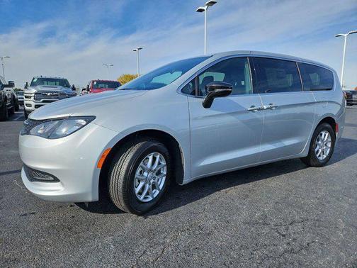 2026 Chrysler Voyager LX