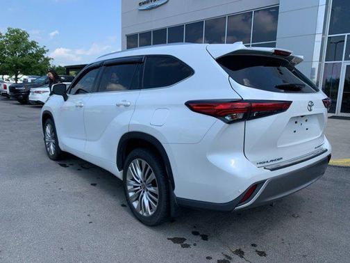 2022 Toyota Highlander Platinum