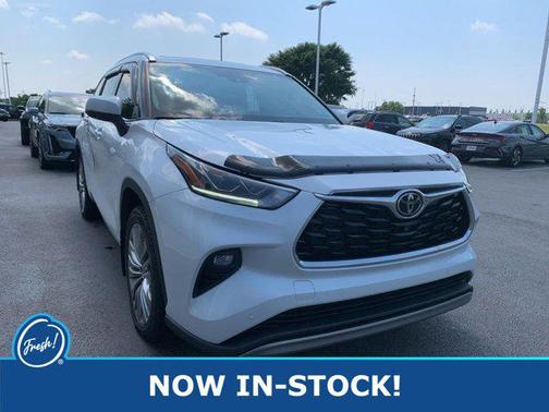 2022 Toyota Highlander Platinum
