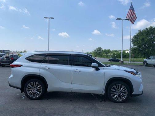 2022 Toyota Highlander Platinum