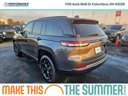 Baltic Gray Metallic Clearcoat 2026 Jeep Grand Cherokee Altitude
