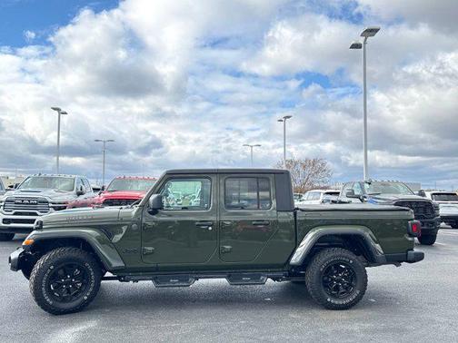 2022 Jeep Gladiator Sport