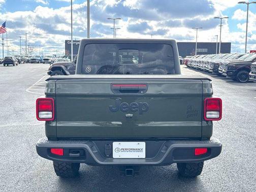 2022 Jeep Gladiator Sport