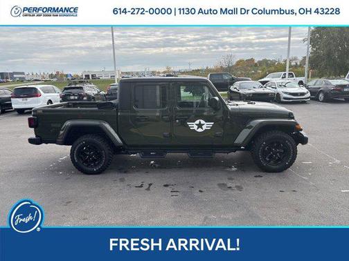2022 Jeep Gladiator Sport