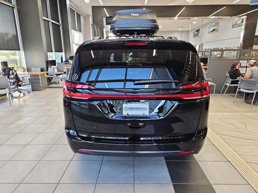 2025 Chrysler Pacifica L