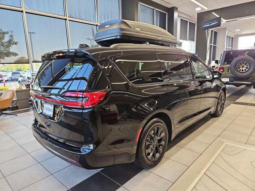 2025 Chrysler Pacifica L