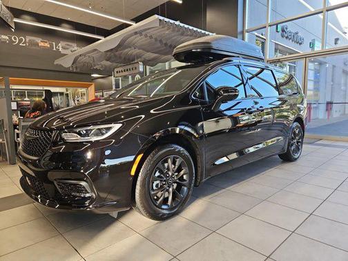 2025 Chrysler Pacifica L