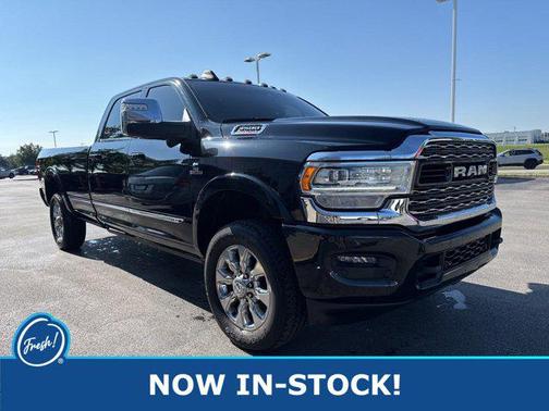 2024 RAM 3500 Limited Crew Cab 4x4 8' Box