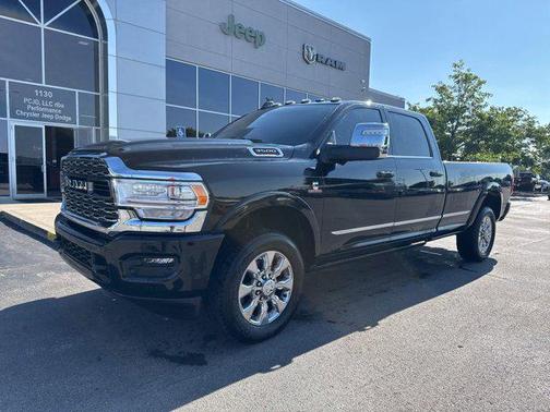 2024 RAM 3500 Limited Crew Cab 4x4 8' Box