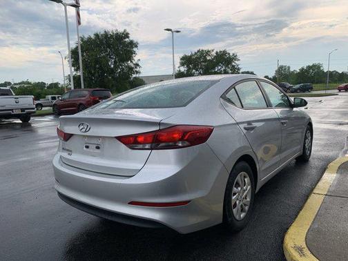 2018 Hyundai ELANTRA SE