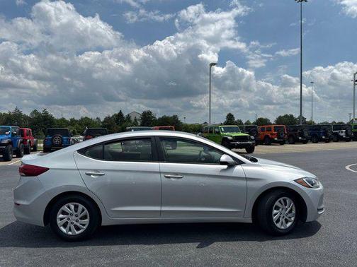 2018 Hyundai ELANTRA SE