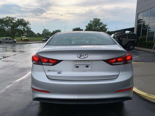 2018 Hyundai ELANTRA SE
