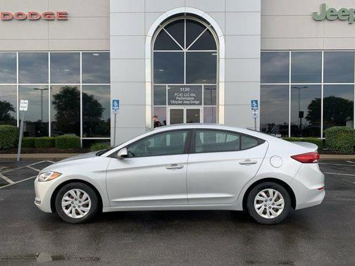 2018 Hyundai ELANTRA SE