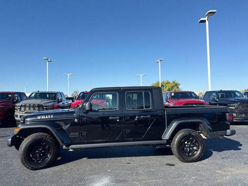2022 Jeep Gladiator Sport