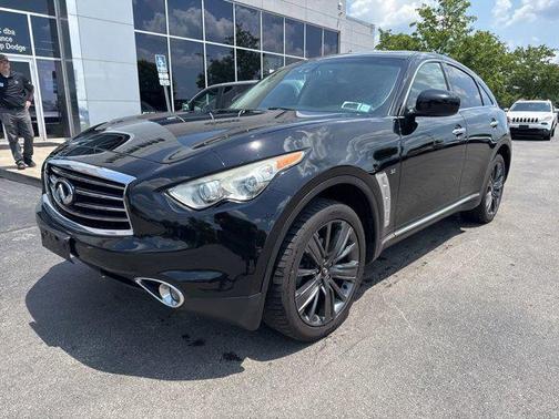 2016 INFINITI QX70 Base