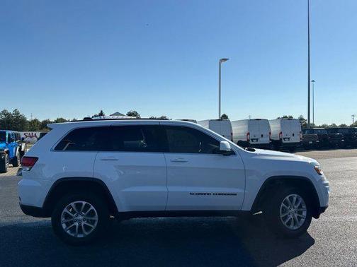 2022 Jeep Grand Cherokee Laredo