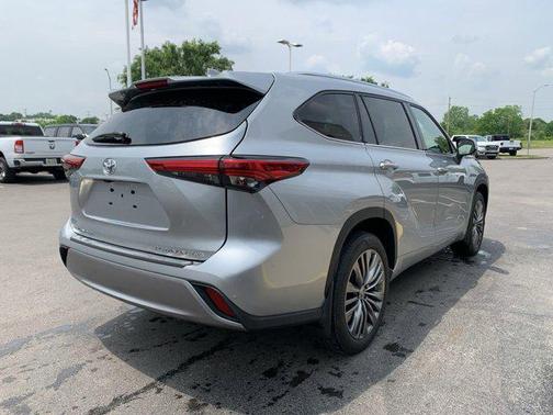 2022 Toyota Highlander Platinum