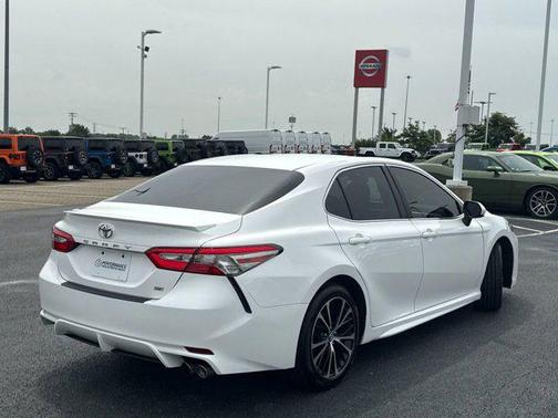 2018 Toyota Camry SE