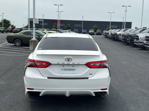 2018 Toyota Camry SE