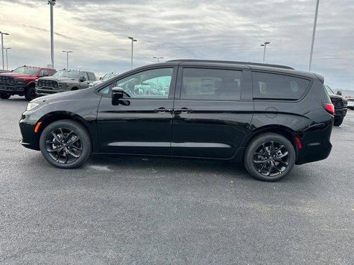 2026 Chrysler Pacifica L