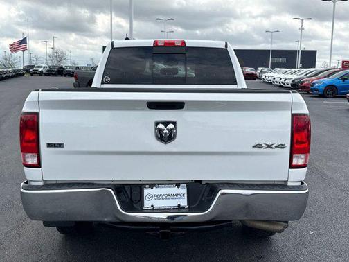 2019 RAM 1500 SLT