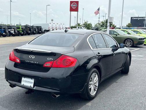 2010 INFINITI G37x Base