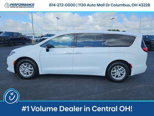 2025 Chrysler Voyager LX