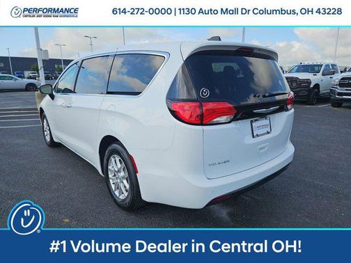 2025 Chrysler Voyager LX