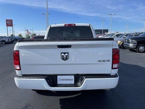 Photo 4 of 27 of 2017 RAM 1500 Express