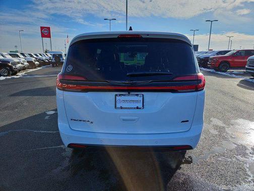 2026 Chrysler Pacifica L